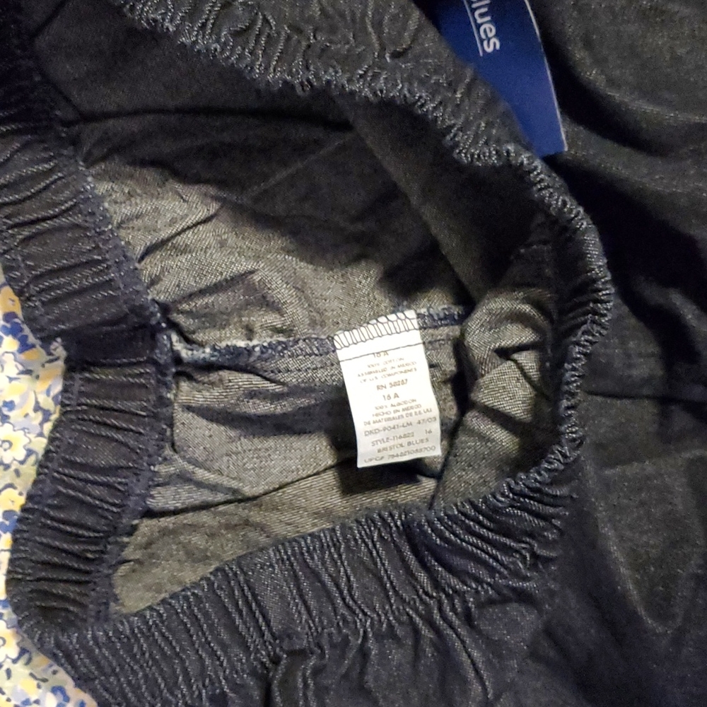 Denim shorts - Picture 7 of 7